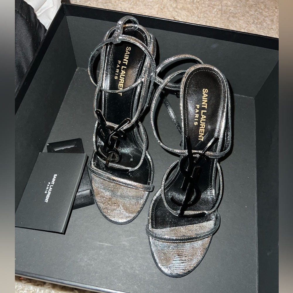 Excellent saint laurent Casandra sandals worn 4 times